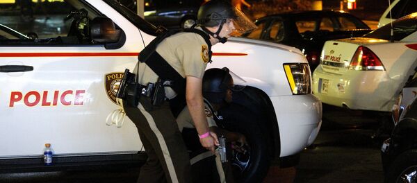 Detenido un joven afroamericano en Ferguson tras un tiroteo - Sputnik Mundo