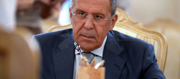 Russian Foreign Minister Sergei Lavrov listens to his Saudi counterpart during their meeting in Moscow on August 11, 2015. - Sputnik Mundo
