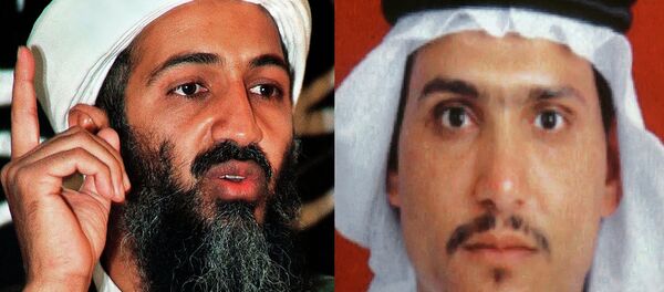 Hamza bin Laden y Osama bin Laden - Sputnik Mundo
