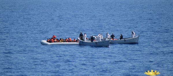 Al menos 40 inmigrantes mueren en naufragio en el Mediterráneo - Sputnik Mundo