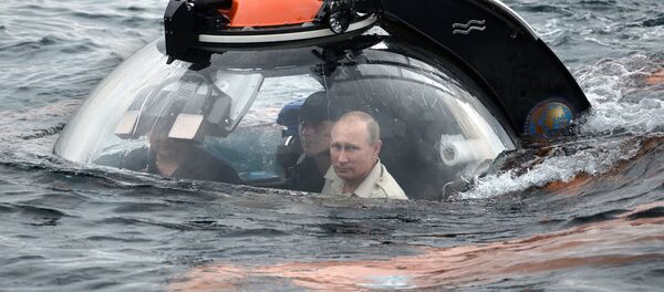 Putin se sumerge en el mar Negro - Sputnik Mundo