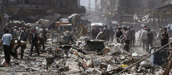 Ciudad de Douma (al norte de Damasco) tras los ataques aéreos del ejército sirio - Sputnik Mundo