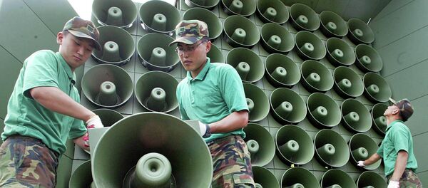 Altavoces en la frontera entre Corea del Sur y Corea del Norte (archivo) - Sputnik Mundo