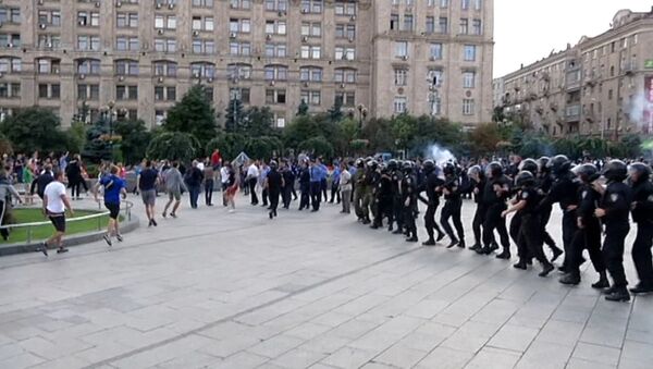 Batalla campal de hinchas en Kiev - Sputnik Mundo