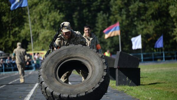 Militares durante los ejercicios Cooperación-2015 - Sputnik Mundo