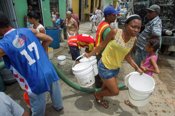 Santo Domingo residents get government-supplied potable water - Sputnik Mundo