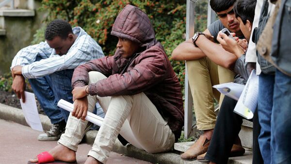 Migrantes en Calais - Sputnik Mundo