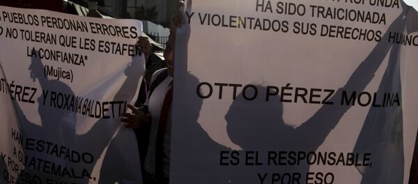 Manifestantes en Guatemala exigen renuncia del presidente - Sputnik Mundo