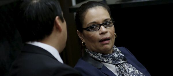 Ex vicepresidenta de Guatemala Roxana Baldetti con su abogado Ex vicepresidenta de Guatemala Roxana Baldetti con su abogado - Sputnik Mundo