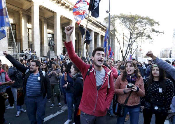 Huelga de profesores y estudiantes en Montevideo - Sputnik Mundo
