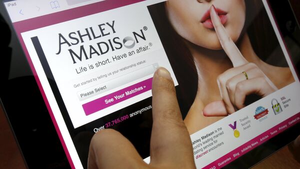 Página web de citas para casados Ashley Madison - Sputnik Mundo