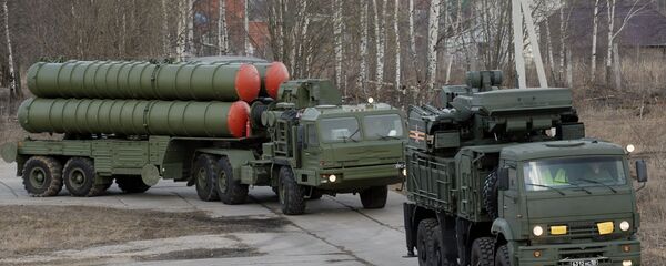 Sistema de misiles antiaéreos S-400 Triunf - Sputnik Mundo