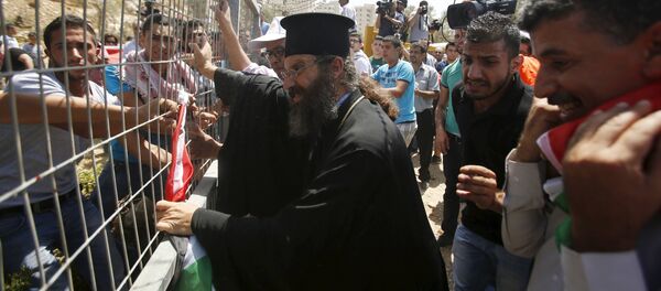 El muro de Cisjordania destruye los olivos de Beit Yala - Sputnik Mundo