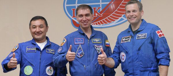 Cosmonautas Aydin Aimbétov, Serguéi Vólkov y Andreas Mogensen durante una rueda de prensa, el 1 de septiembre, 2015 - Sputnik Mundo
