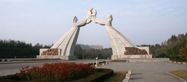 Arco de la Reunificación en Pyongyang - Sputnik Mundo