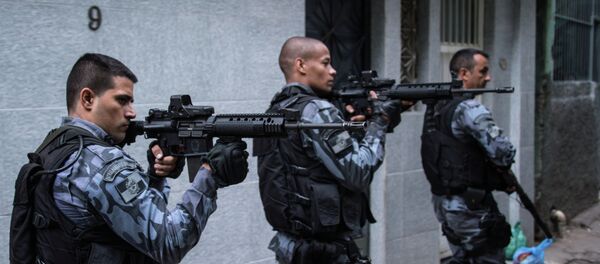 Policía militar en Río de Janeiro - Sputnik Mundo