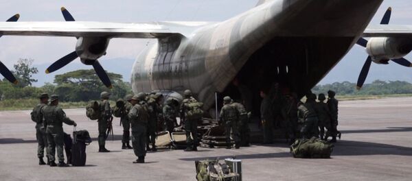 Venezuela refuerza su presencia militar en la frontera con Colombia Venezuela refuerza su presencia militar en la frontera con Colombia - Sputnik Mundo