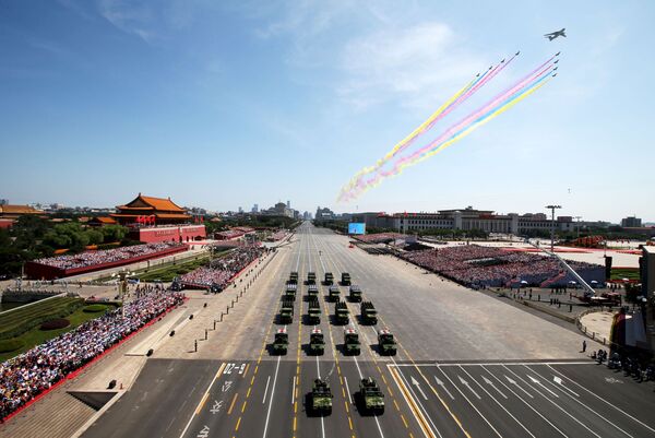 El grandioso desfile militar en Pekin - Sputnik Mundo