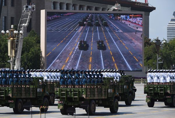 El grandioso desfile militar en Pekin - Sputnik Mundo