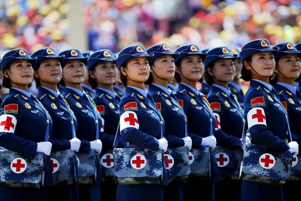 El grandioso desfile militar en Pekin El grandioso desfile militar en Pekin - Sputnik Mundo