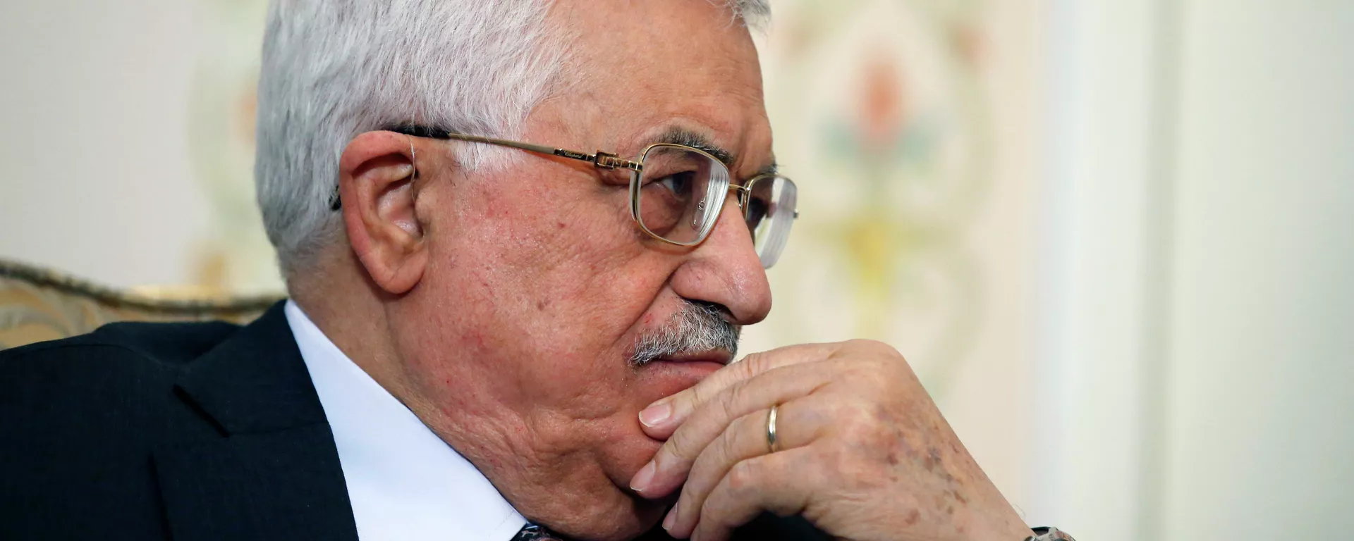 Palestinian President Mahmud Abbas meets with Russian President Vladimir Putin in the Novo-Ogaryovo residence outside Moscow, Russia, Monday, April 13, 2015. - Sputnik Mundo, 1920, 13.02.2024