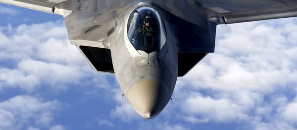 Un caza estadounidense F-22 - Sputnik Mundo