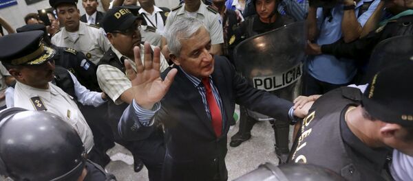 Expresidente de Guatemala, Otto Pérez Molina, sale de la Corte Suprema de Justicia, el 3 de septiembre de 2015 - Sputnik Mundo