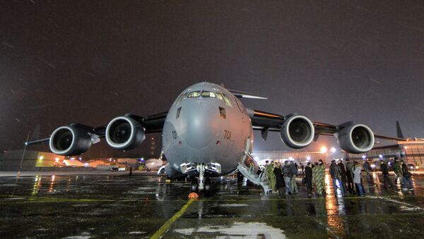 Boeing CC-177 canadiense en el aeropuerto de Boryspil - Sputnik Mundo