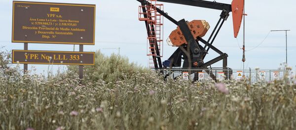 Extracción de petróleo en Argentina - Sputnik Mundo