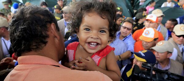 Colombianos deportados a su país desde Venezuela - Sputnik Mundo