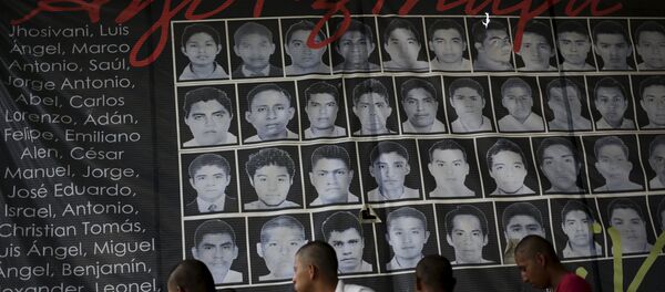 Retratos de los 43 estudiantes desaparecidos en Ayotzinapa - Sputnik Mundo