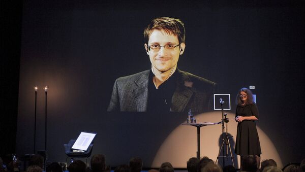 Edward Snowden, exagente de los servicios secretos de EEUU - Sputnik Mundo