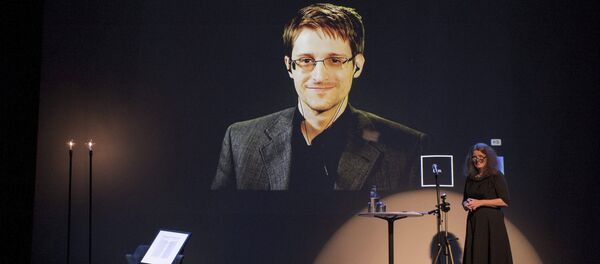 Snowden recibe en ausencia un premio a la libertad de expresión - Sputnik Mundo