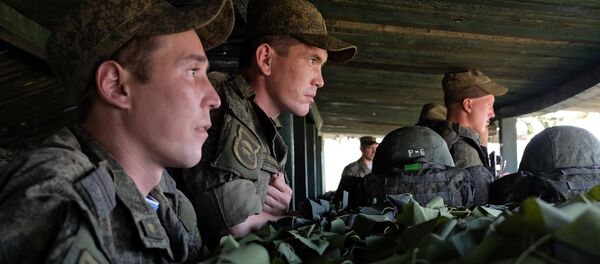 Los ejercicios de soldados rusos - Sputnik Mundo