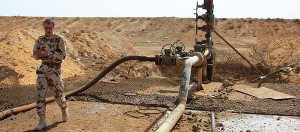 Yacimiento de petróleo en Homs, Siria (archivo) - Sputnik Mundo