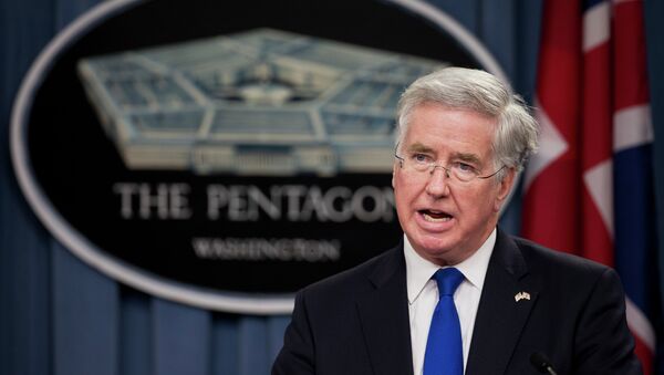 Ministro de Defensa de Gran Bretaña, Michael Fallon (archivo) - Sputnik Mundo