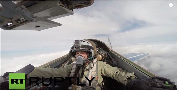 Un paseo a bordo del MiG-29 - Sputnik Mundo