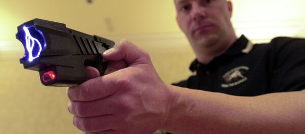 Pistola eléctrica Taser (archivo) - Sputnik Mundo