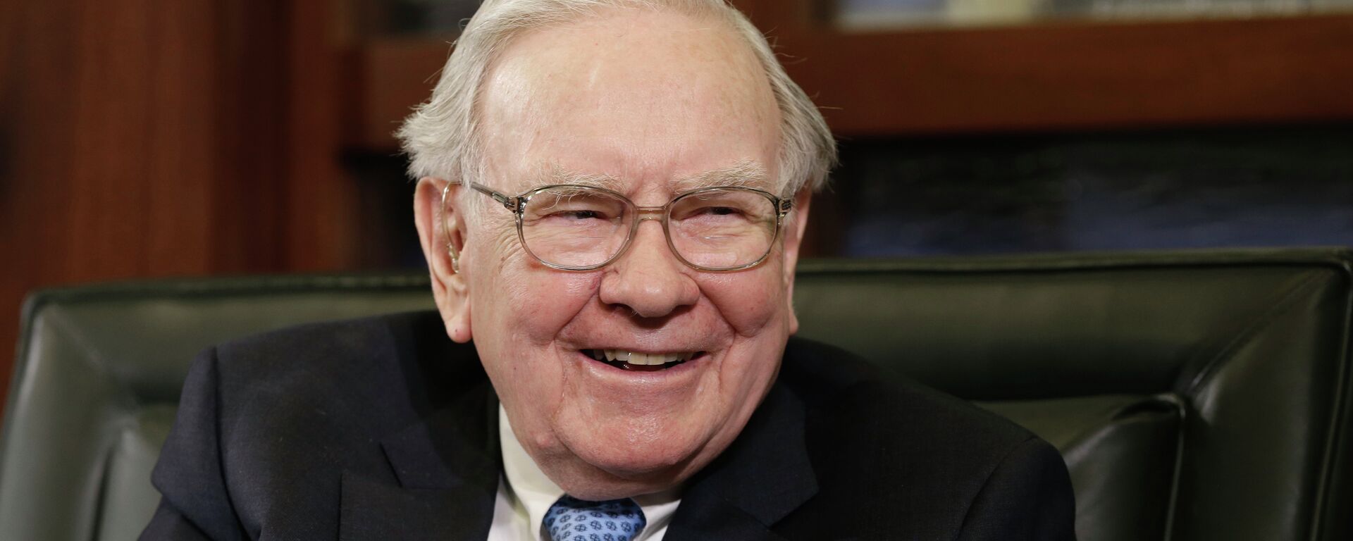 El presidente y director general de Berkshire Hathaway, Warren Buffett - Sputnik Mundo, 1920, 22.12.2020