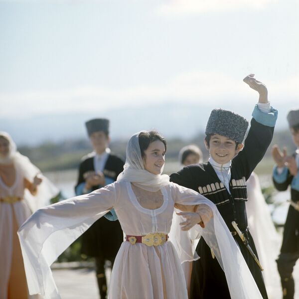 Los insólitos trajes nacionales - Sputnik Mundo