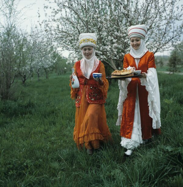 Los insólitos trajes nacionales - Sputnik Mundo