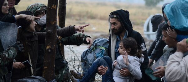 Inmigrantes ilegales en Macedonia - Sputnik Mundo