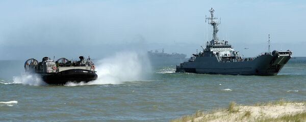Maniobras de las tropas de la OTAN, ribera de Ustka, Polonia del norte - Sputnik Mundo