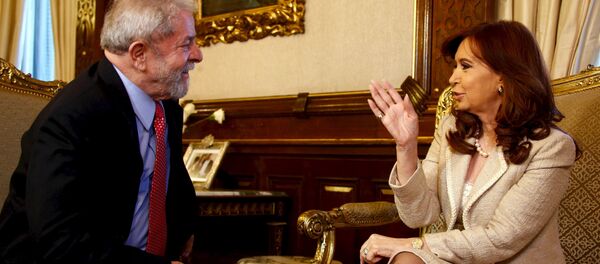 La presidenta de Argentina, Cristina Fernández de Kirchner, y el exmandatario de Brasil, Luiz Inácio Lula da Silva - Sputnik Mundo