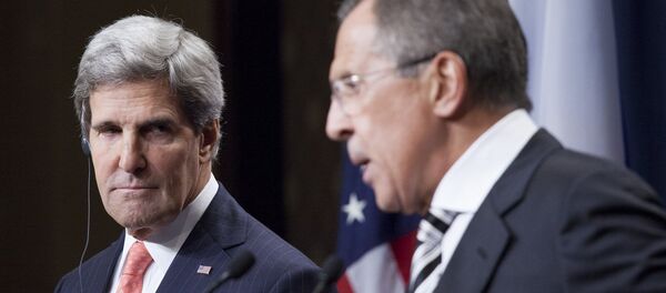El secretario de Estado de EEUU, John Kerry y el Ministro de Exteriores de Rusia, Serguéi Lavrov - Sputnik Mundo