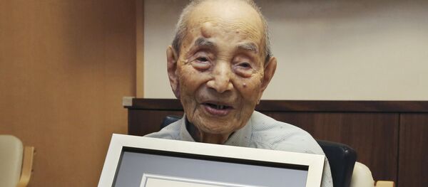 Yasutaro Koide, el hombre más viejo del mundo Yasutaro Koide, el hombre más viejo del mundo - Sputnik Mundo