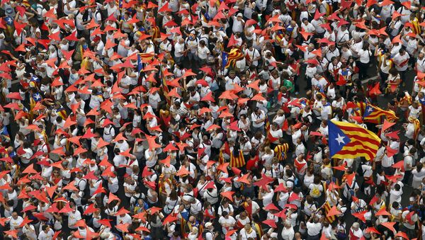 Partidarios de la independencia de Cataluña en Barcelona - Sputnik Mundo