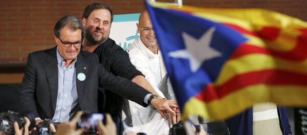 Los candidatos de la coalición electoral 'Junts Pel Sí' formada por los partidos cuyo objetivo es la declaración de la independencia de Cataluña - Sputnik Mundo