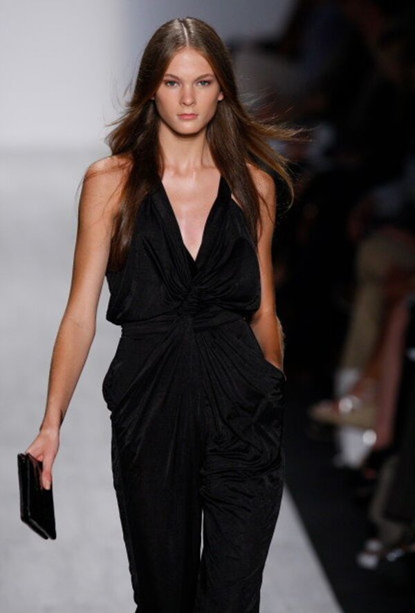 Ирина Куликова - российская супермодель, обладательница самых длинных модельных ног и одна из самых востребованных манекенщиц «новой русской волны» Ирина Куликова - российская супермодель, обладательница самых длинных модельных ног и одна из самых востребованных манекенщиц «новой русской волны» - Sputnik Mundo