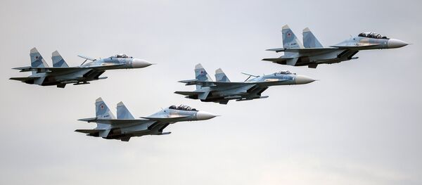 Aviones de combate de Rusia Su-27 y Su-30 - Sputnik Mundo